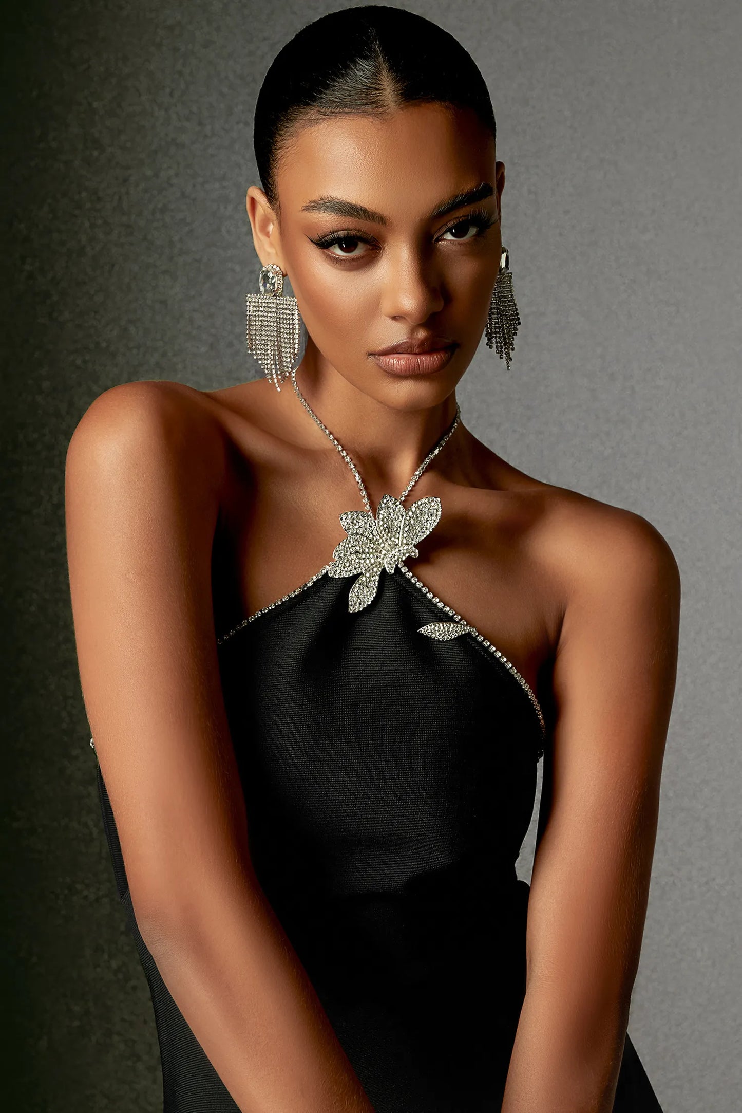 Florienne Halter Yaka Çiçek Detaylı Bandaj Mini Elbise