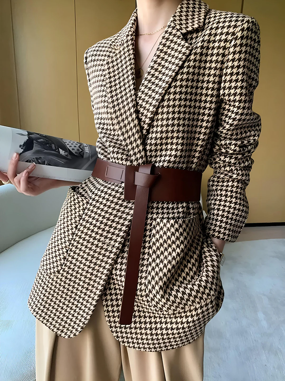 Ekose Görünümlü Kemerli Yırtmaçlı Blazer