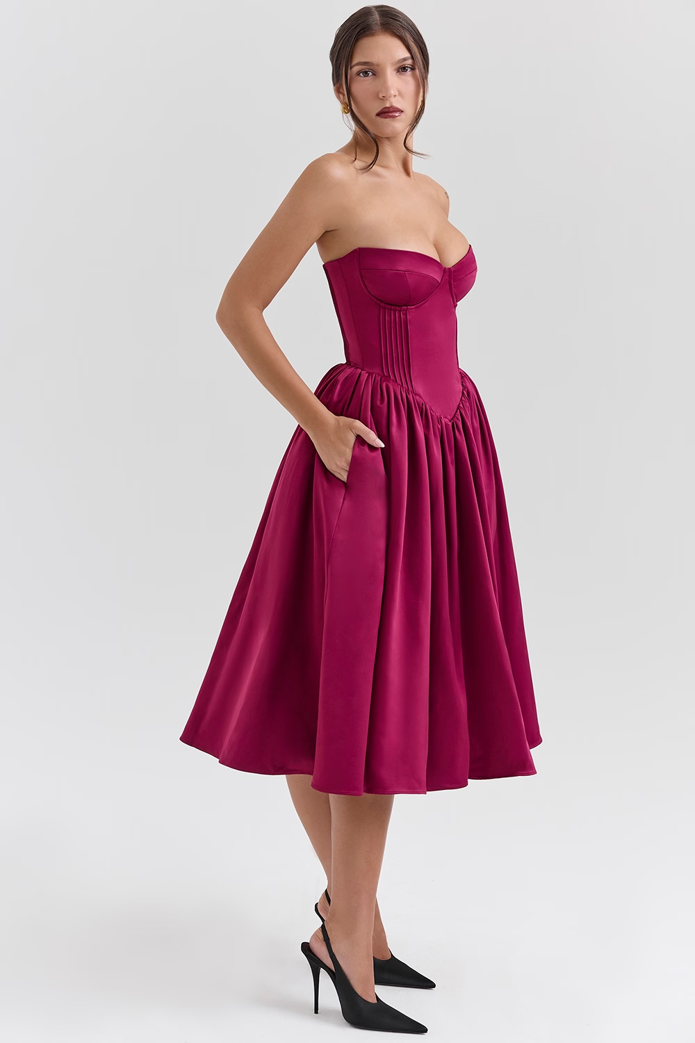 Crimson Elegance Midi Elbise